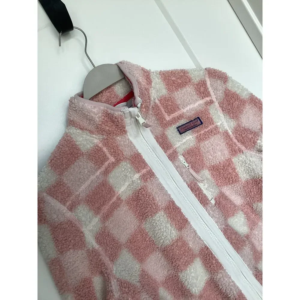 Vineyard Vines get ready